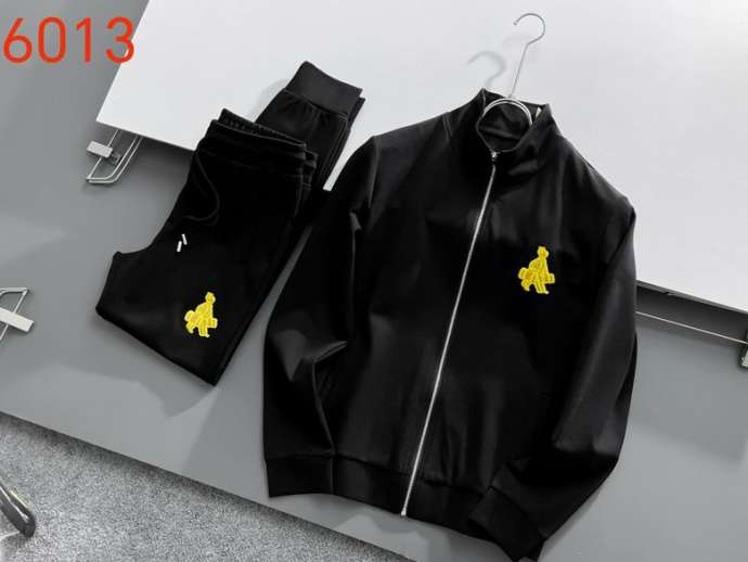Picture of Prada SweatSuits _SKUPradaM-3XL25wn16929863